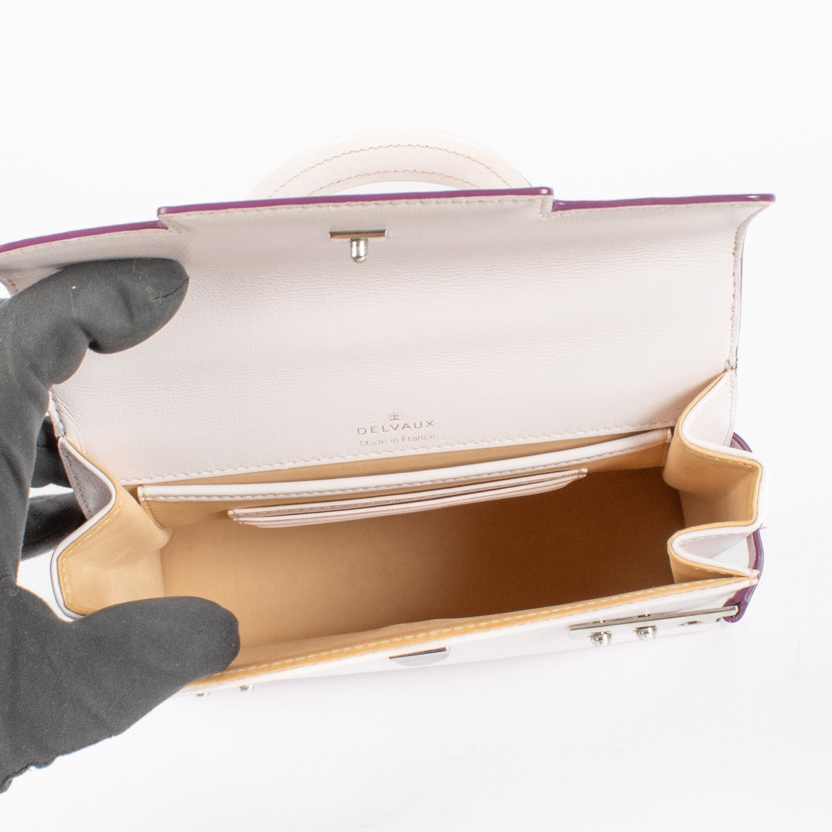 Authentic pre-loved Delvaux Silk Pink Silky Calf Tempête Small on Labellov.com