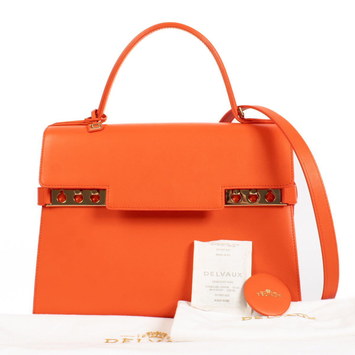 Delvaux Paprika Calf Souple Tempête GM Bag aan de beste prijs bij Labellov tweedehands luxe in Antwerpen en Knokke.