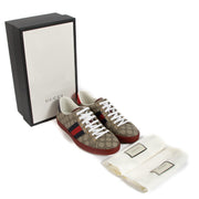 Shop safe online at Labellov in Antwerp, Brussels and Knokke this 100% authentic second hand Gucci GG Canvas Supreme Ace Sneakers