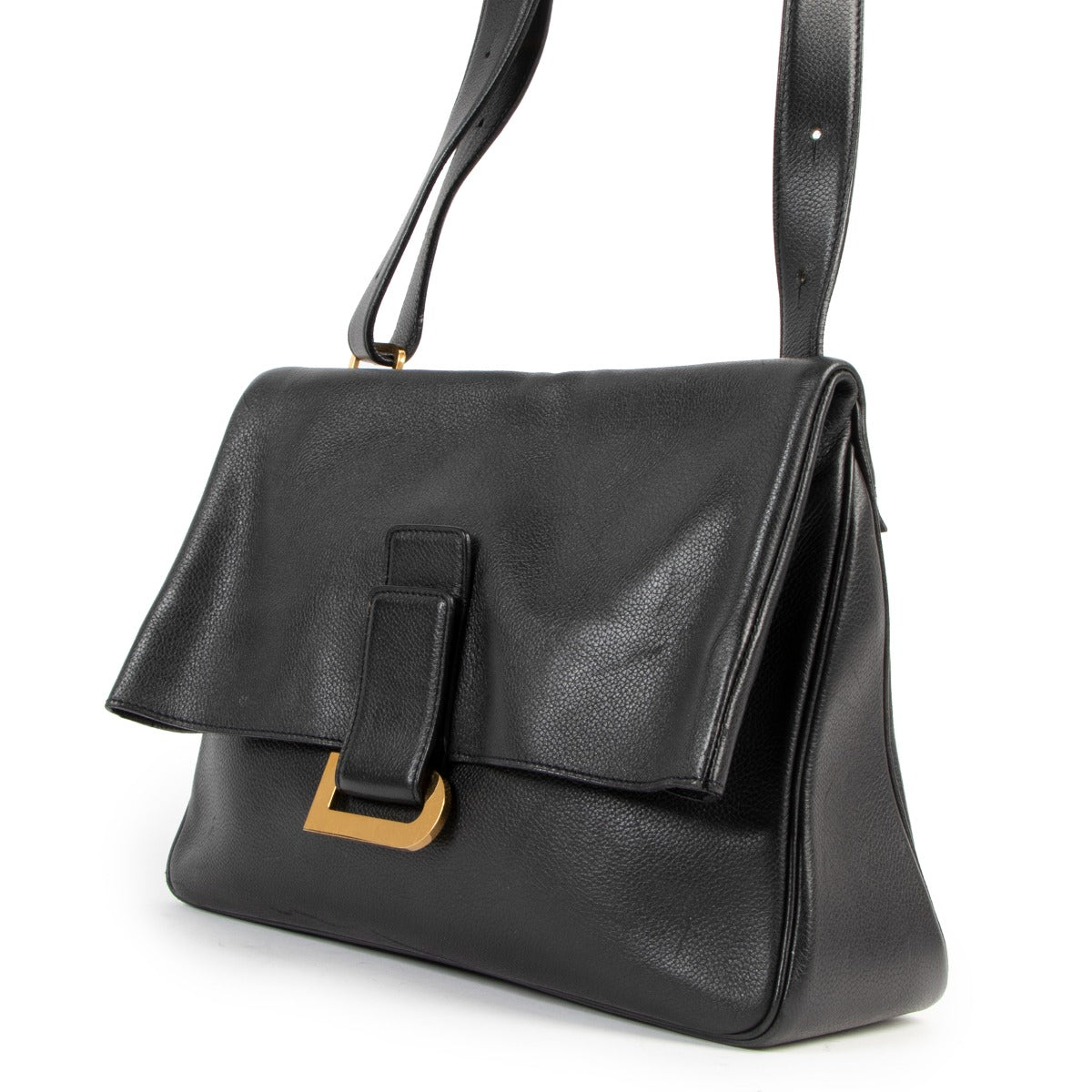 Buy online an authentic second hand Delvaux Black leather Relais Shoulder Bag in good condition at Labellov in Antwerp.