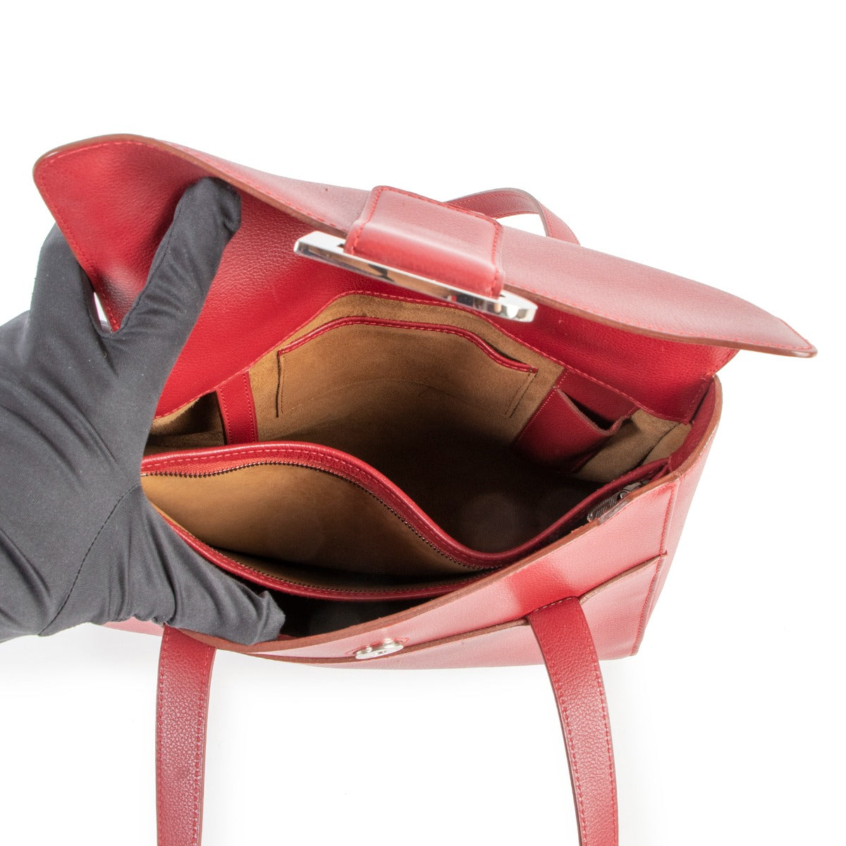 Buy online an authentic second hand Delvaux Red Reverie top handle bag in good condition at Labellov in Antwerp.