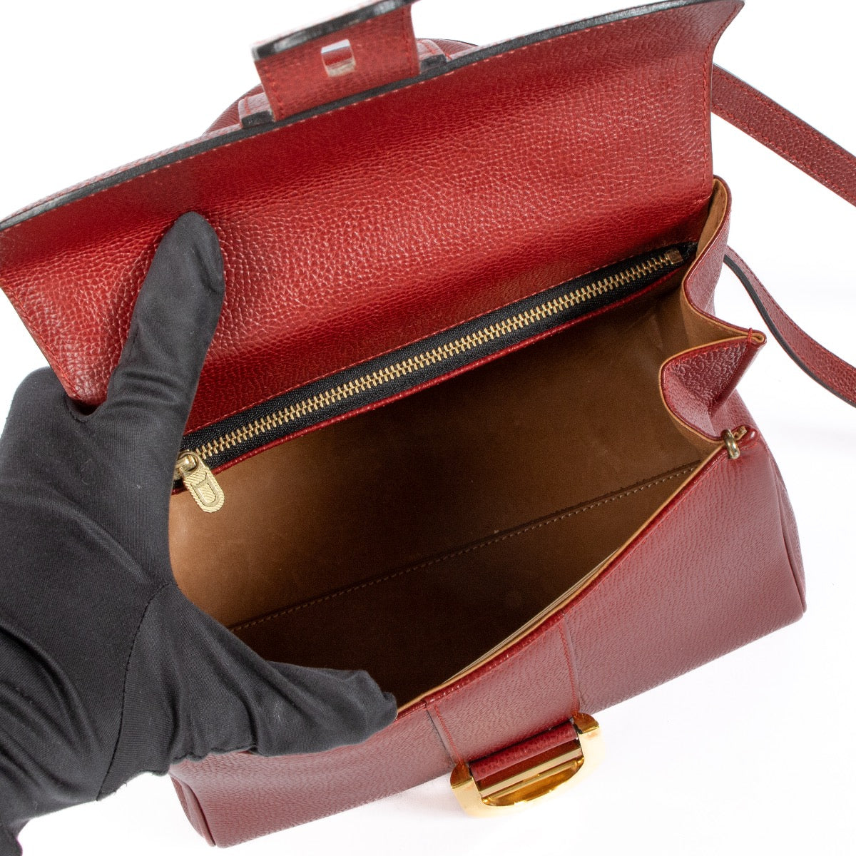 Shop 100% authentic secondhand Delvaux Red Brillant PM on Labellov.com