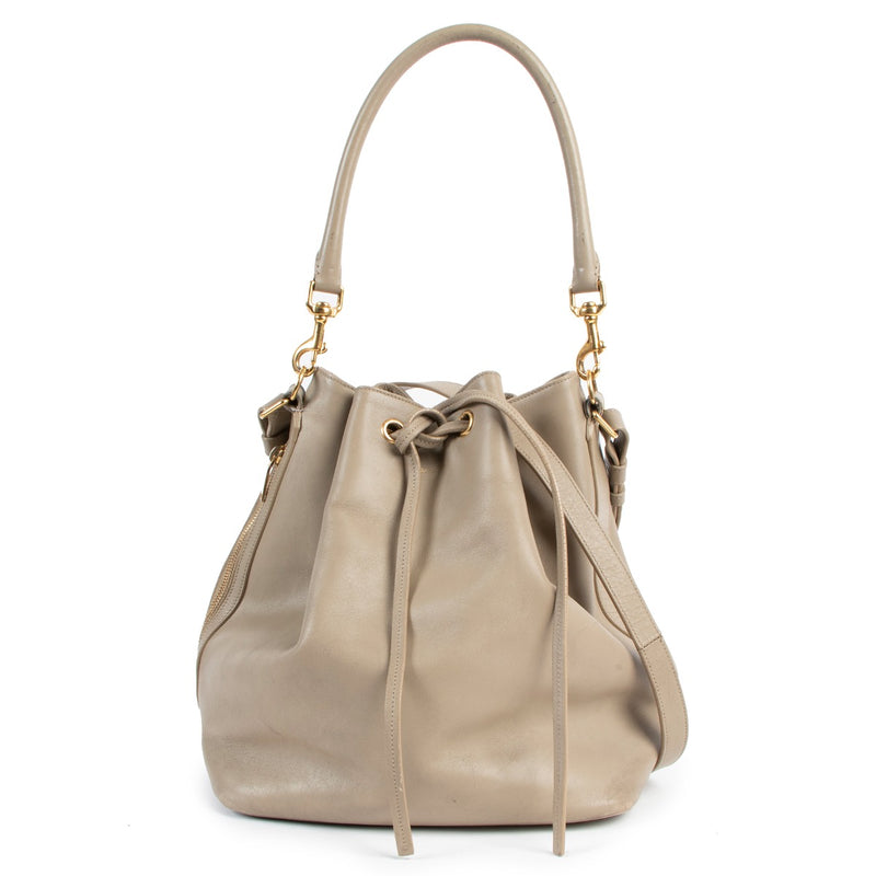 Shop safe online at Labellov in Antwerp this 100% authentic second hand Saint Laurent Grey Emmanuelle Bucket Bag