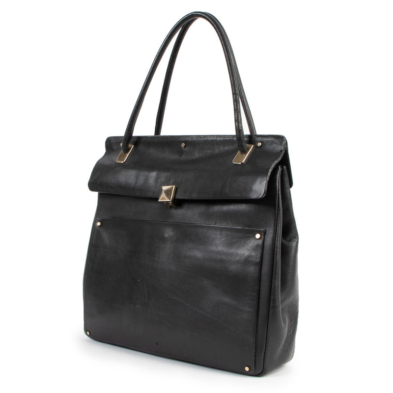 Shop safe online at Labellov in Antwerp this 100% authentic second hand Valentino Black Leather Top Handle