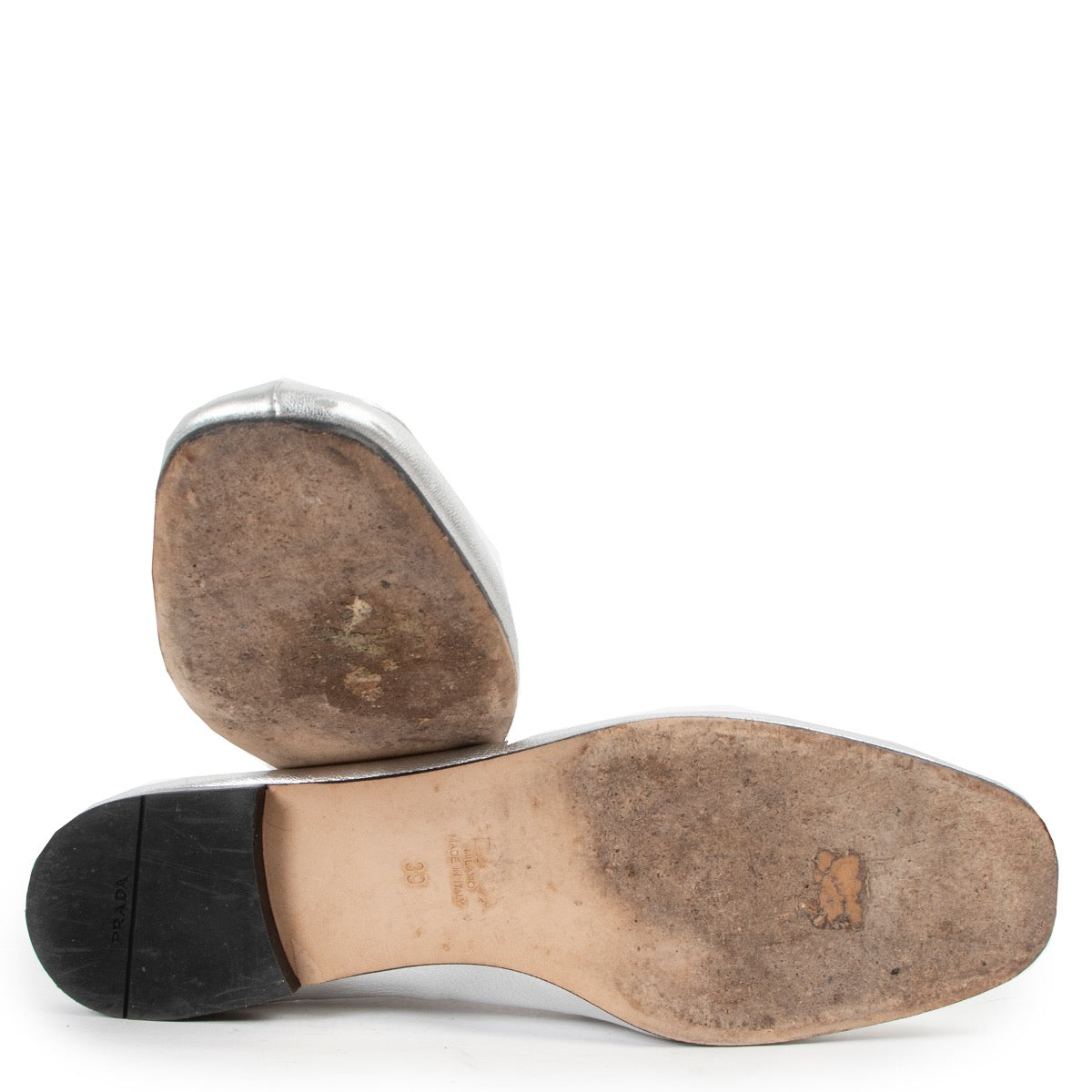 Shop now for your pre-loved, 100% authentic Prada flats, at Labellov.