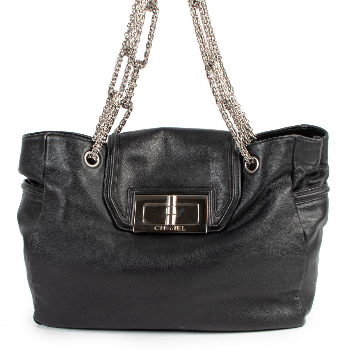 Chanel Black Leather Maxi Jumbo 2.55 Shoulder Bag for the best price at Labellov secondhand luxury in Antwerp