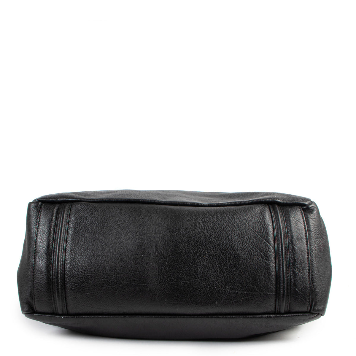 Are you looking for an authentic designer Chanel Black Leather Maxi Jumbo 2.55 Shoulder Bag? We buy and sell your designer bags.