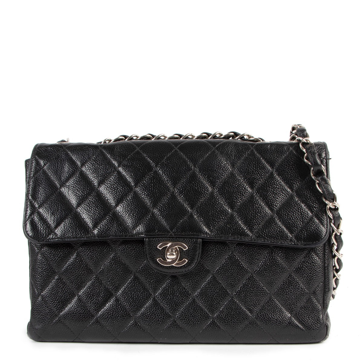 Shop safe online at Labellov in Antwerp this 100% authentic second hand Chanel Black Quilted Caviar Leather Shoulder Bag