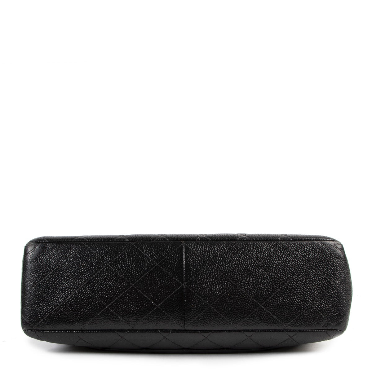 Shop safe online at Labellov in Antwerp this 100% authentic second hand Chanel Black Quilted Caviar Leather Shoulder Bag
