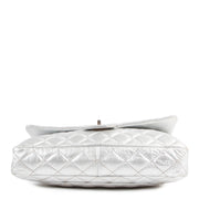 Shop safe online at Labellov in Antwerp this 100% authentic second hand Chanel Silver Quilted Reissue Chain Clutch