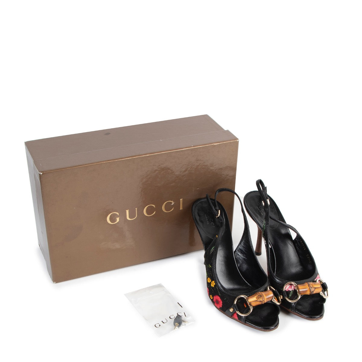 Shop now for your pre-loved, 100% authentic Gucci pumps, at Labellov.