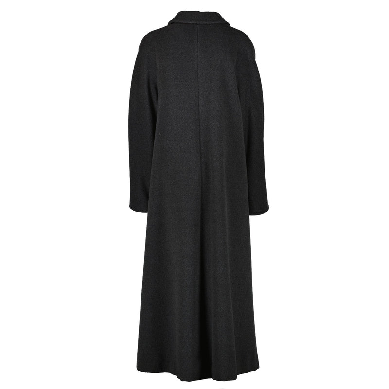 Shop now for your pre-loved, 100% authentic Max Mara coats, at Labellov.
