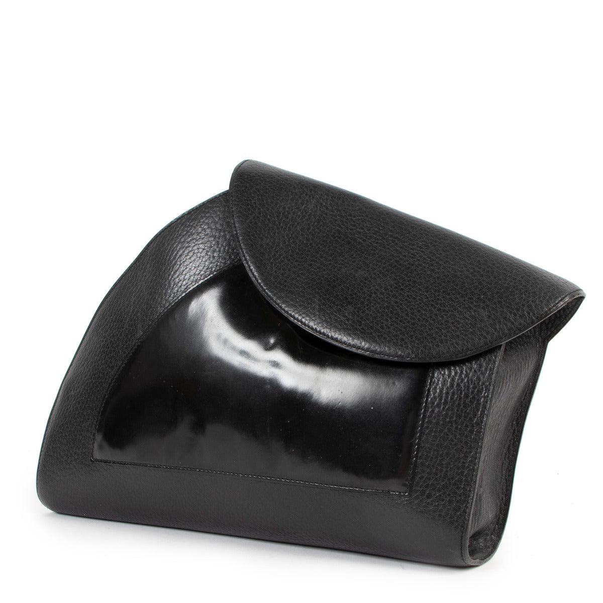 Buy authentic second hand Delvaux grained leather Black Clutch in good condition at Labellov in Antwerp.