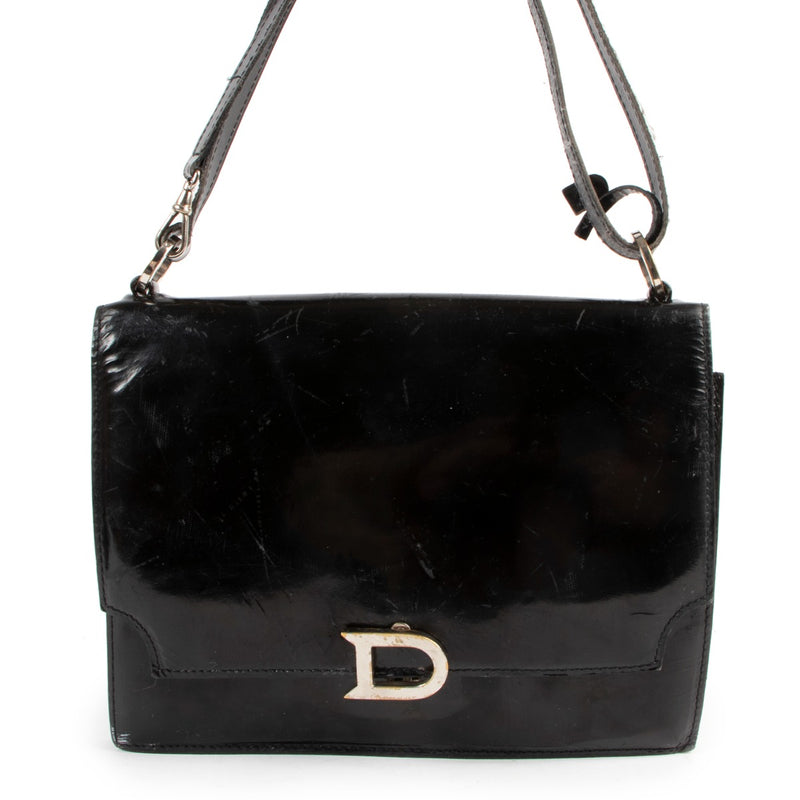 Buy authentic second hand Delvaux Black Patent Leather Shoulder Bag in good condition at Labellov in Antwerp.
