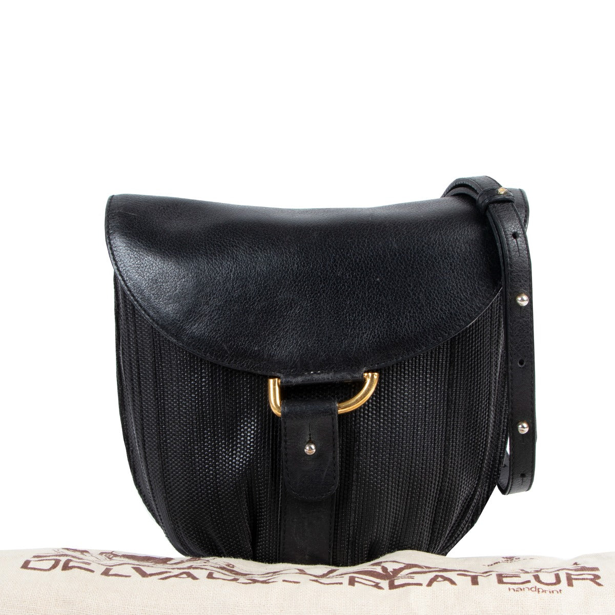 Shop safe online at Labellov in Antwerp this 100% authentic second hand Delvaux Black Toile De Cuir Listrac PM Crossbody