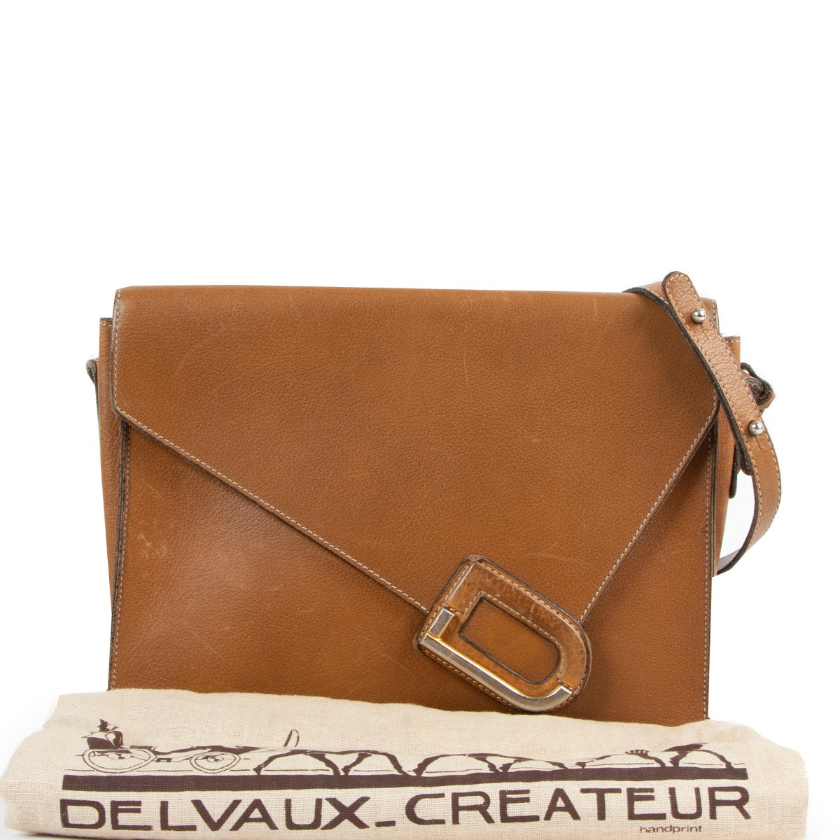 Shop safe online at Labellov in Antwerp this 100% authentic second hand Delvaux Brown Romeo Crossbody Bag