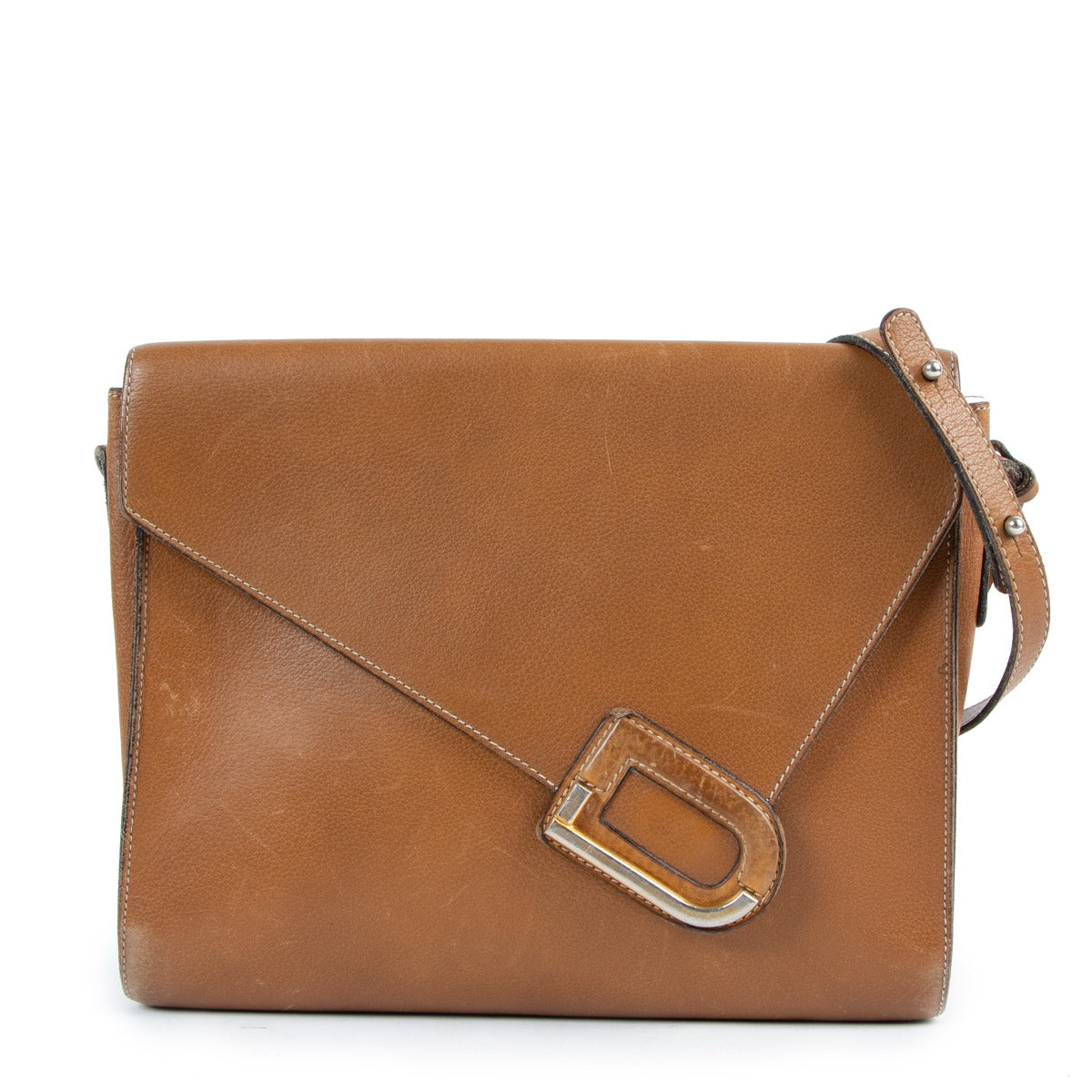 Shop safe online at Labellov in Antwerp this 100% authentic second hand Delvaux Brown Romeo Crossbody Bag
