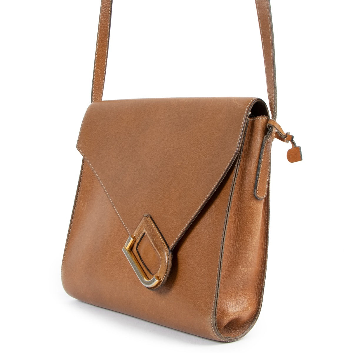 Shop safe online at Labellov in Antwerp this 100% authentic second hand Delvaux Brown Romeo Crossbody Bag