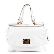 Buy authentic second hand Dolce & Gabbana White Shoulder bag in good condition at Labellov in Antwerp.