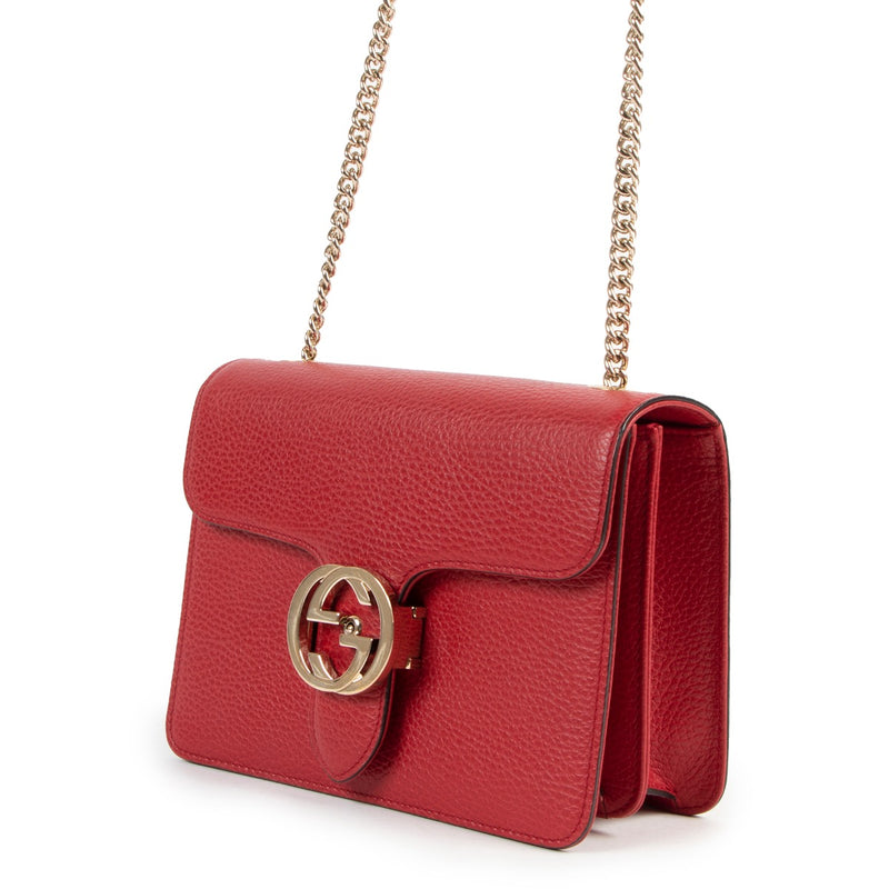 Shop safe online at Labellov in Antwerp this 100% authentic second hand Gucci Red Interlocking GG Crossbody Bag