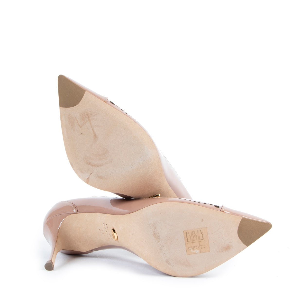 Shop safe online at Labellov in Antwerp this 100% authentic second hand Sergio Rossi Nude Patent Leather Heels - Size 37