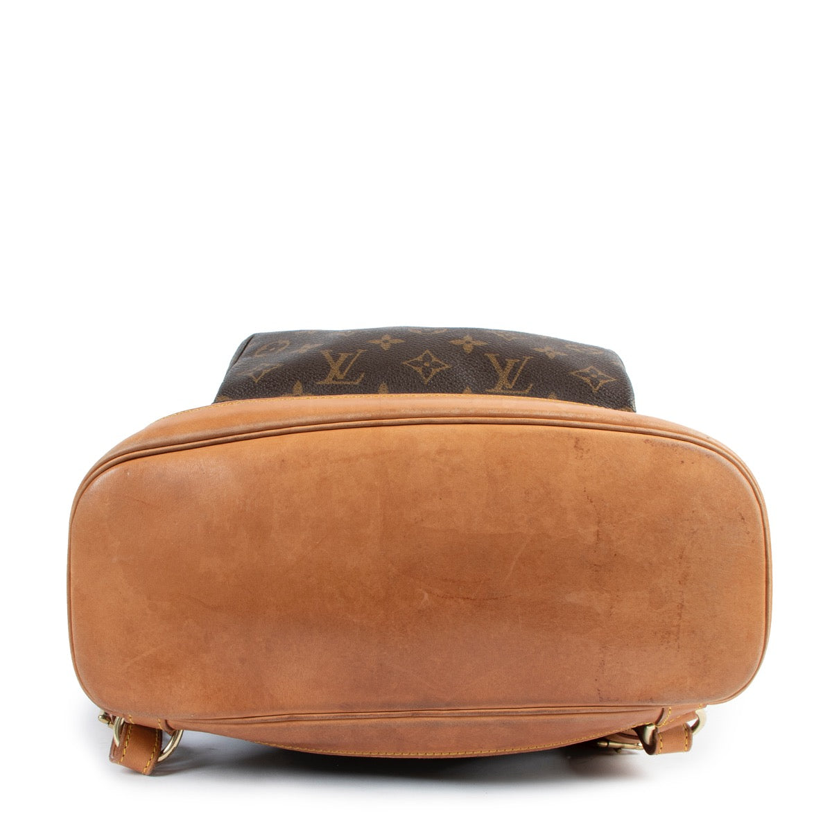 Shop safe online at Labellov in Antwerp this 100% authentic second hand Louis Vuitton Monogram Montsouris Backpack