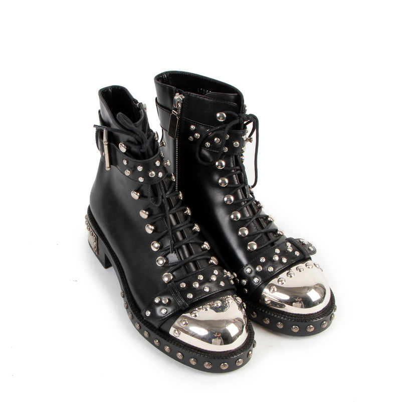 Alexander McQueen Black Leather Hobnail Studded Ankle Boots - size 39 for the best price at Labellov secondhand luxury in Antwerp