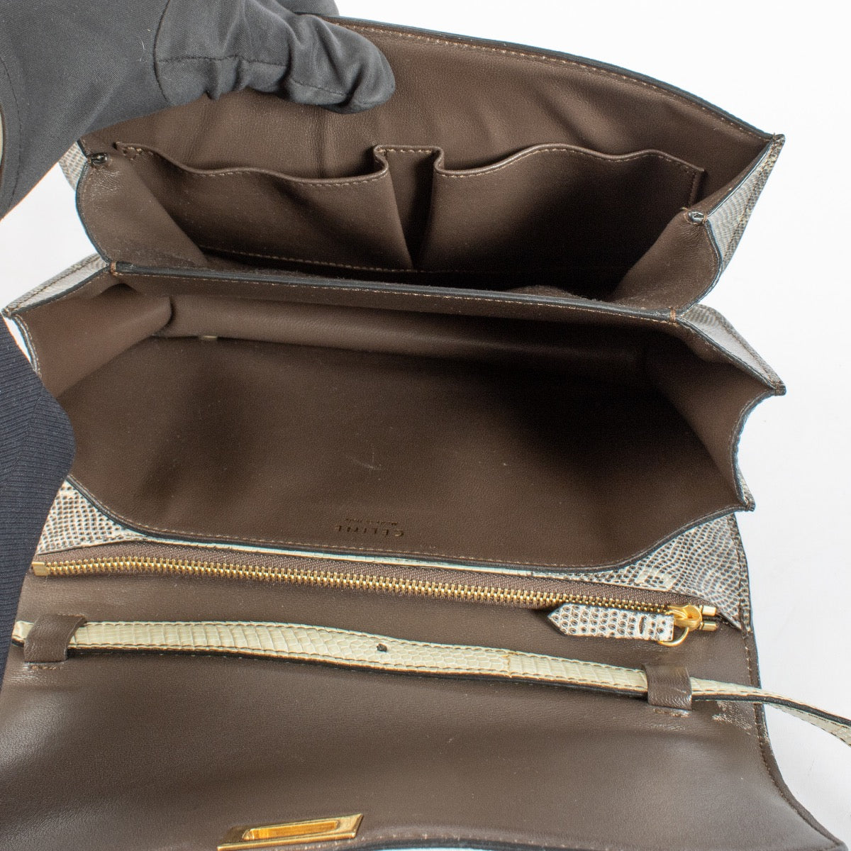 Authentic Second Hand Céline Grey Lézard Classic Crossbody Bag on Labellov.com