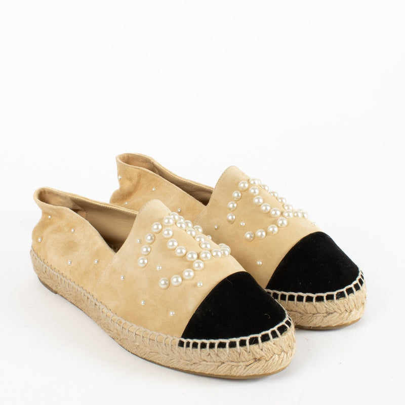 Authentic second-hand Chanel Beige Pearl Espadrilles - Size 39 on labellov.com