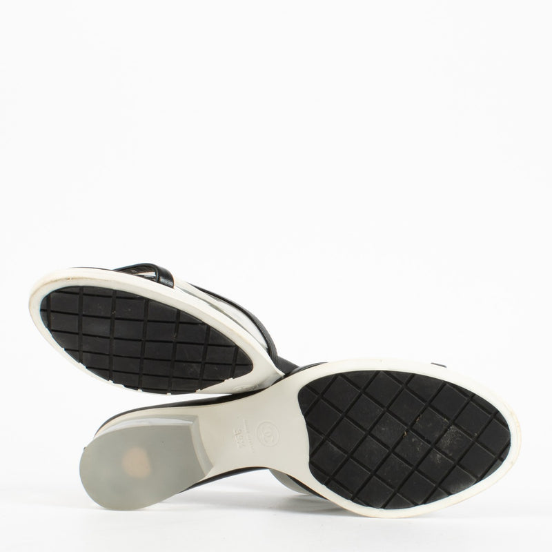 Authentic second-hand Chanel Black Plexi Sandals- Size 39 1/2 on labellov.com