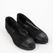 Authentic Preloved Chanel Black Mesh Ballerina Flats - Size 40 on Labellov.com