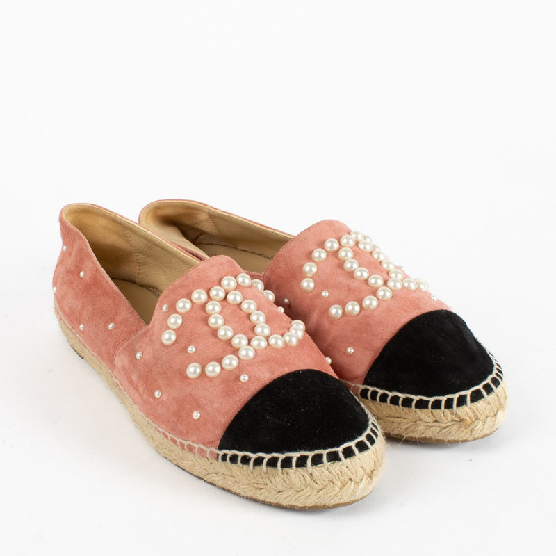 Authentic second-hand Chanel Pink Flats With Pearls - Size 39 on labellov.com