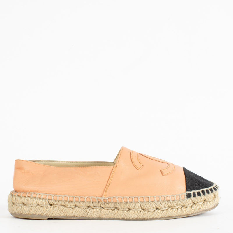 Chanel Zalmroze Leren CC Espadrilles - Maat 38