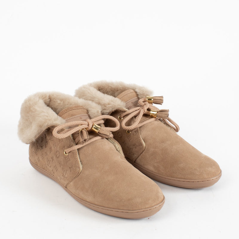 Authentic second-hand Louis Vuitton Beige Boots - Size 38 on labellov.com