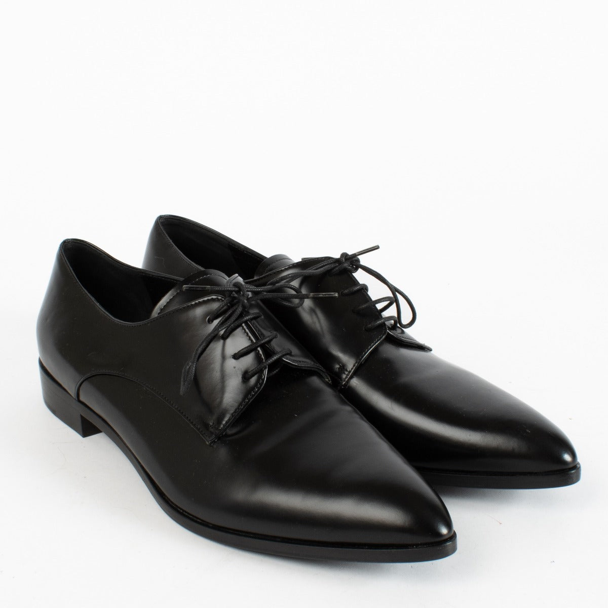 Authentic second-hand Prada Black Leather Flats - Size 38 1/2 on labellov.com