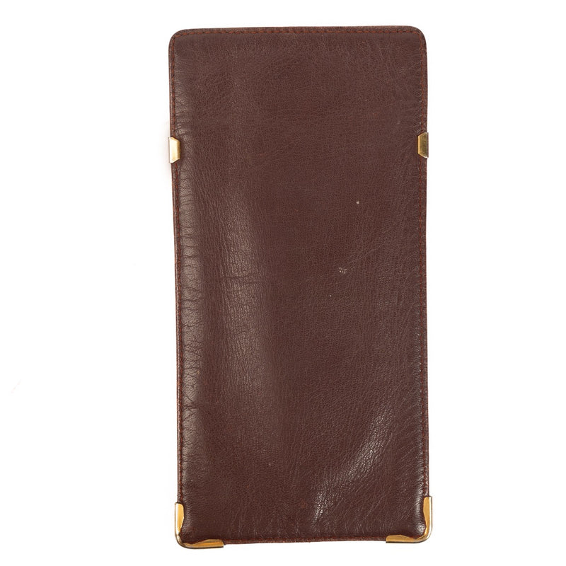 Shop safe online at Labellov in Antwerp, Brussels and Knokke this 100% authentic second hand Cartier Burgundy Glasses Case