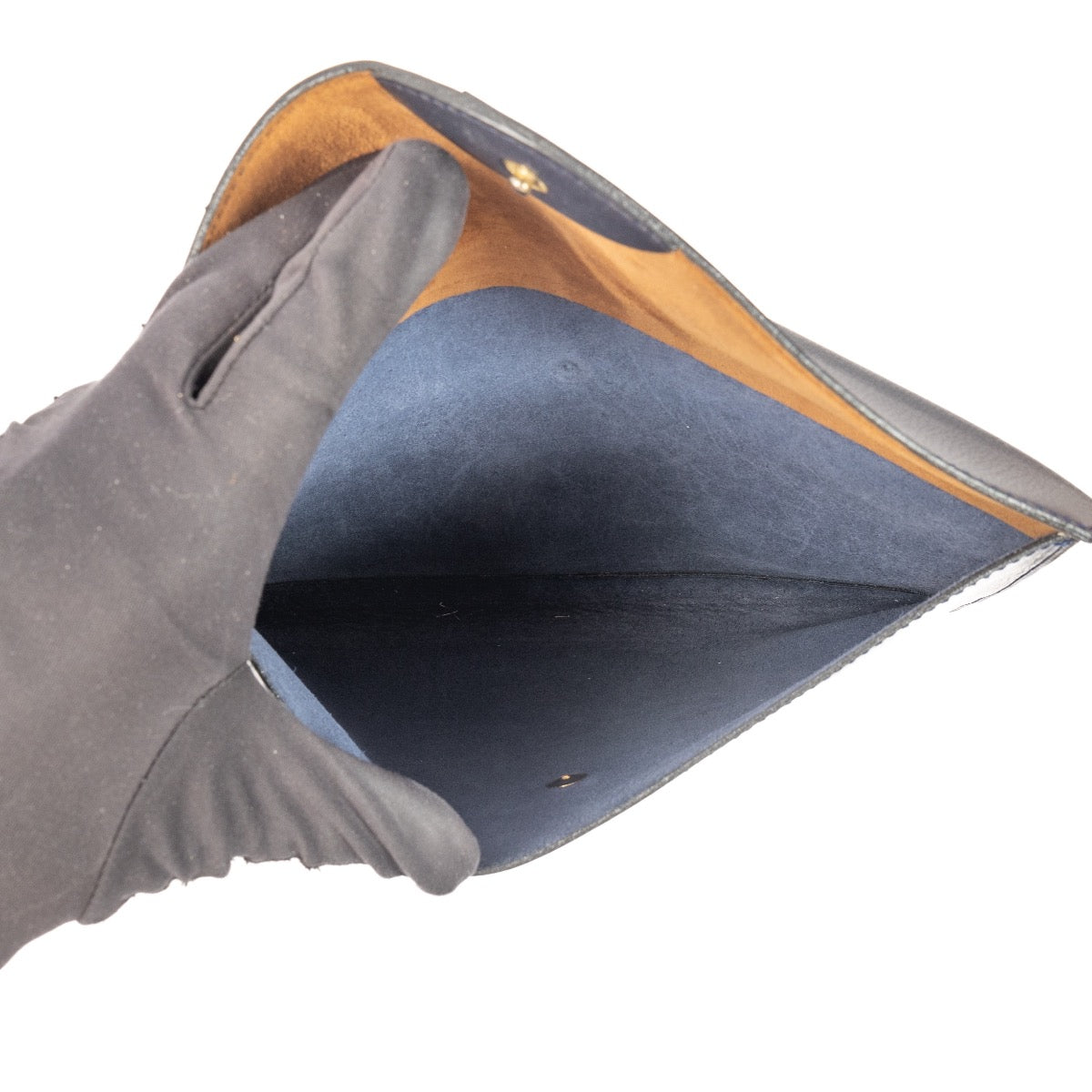 Shop safe online at Labellov in Antwerp, Brussels and Knokke this 100% authentic second hand Delvaux Blue Leather Clutch
