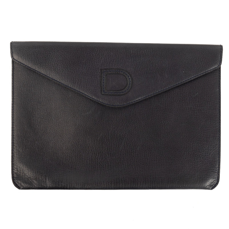 Shop safe online at Labellov in Antwerp, Brussels and Knokke this 100% authentic second hand Delvaux Blue Leather Clutch