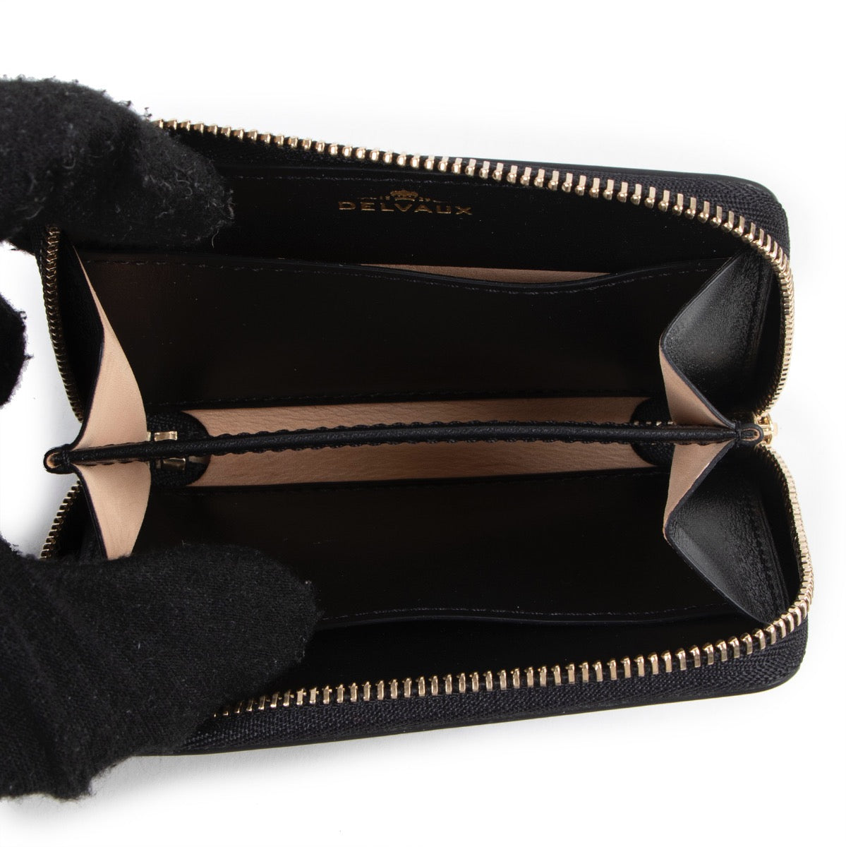 Shop safe online at Labellov in Antwerp this 100% authentic second hand Delvaux Black Leather Wallet