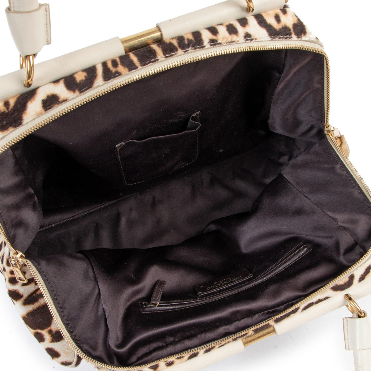 Buy authentic second hand Yves Saint Laurent Leopard Medium Majorelle Satchel Bag in good condition at Labellov in Antwerp.