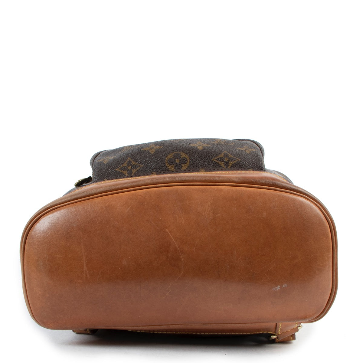 Buy authentic second hand Louis Vuitton Monogram Montsouris Backpack in good condition at Labellov in Antwerp.