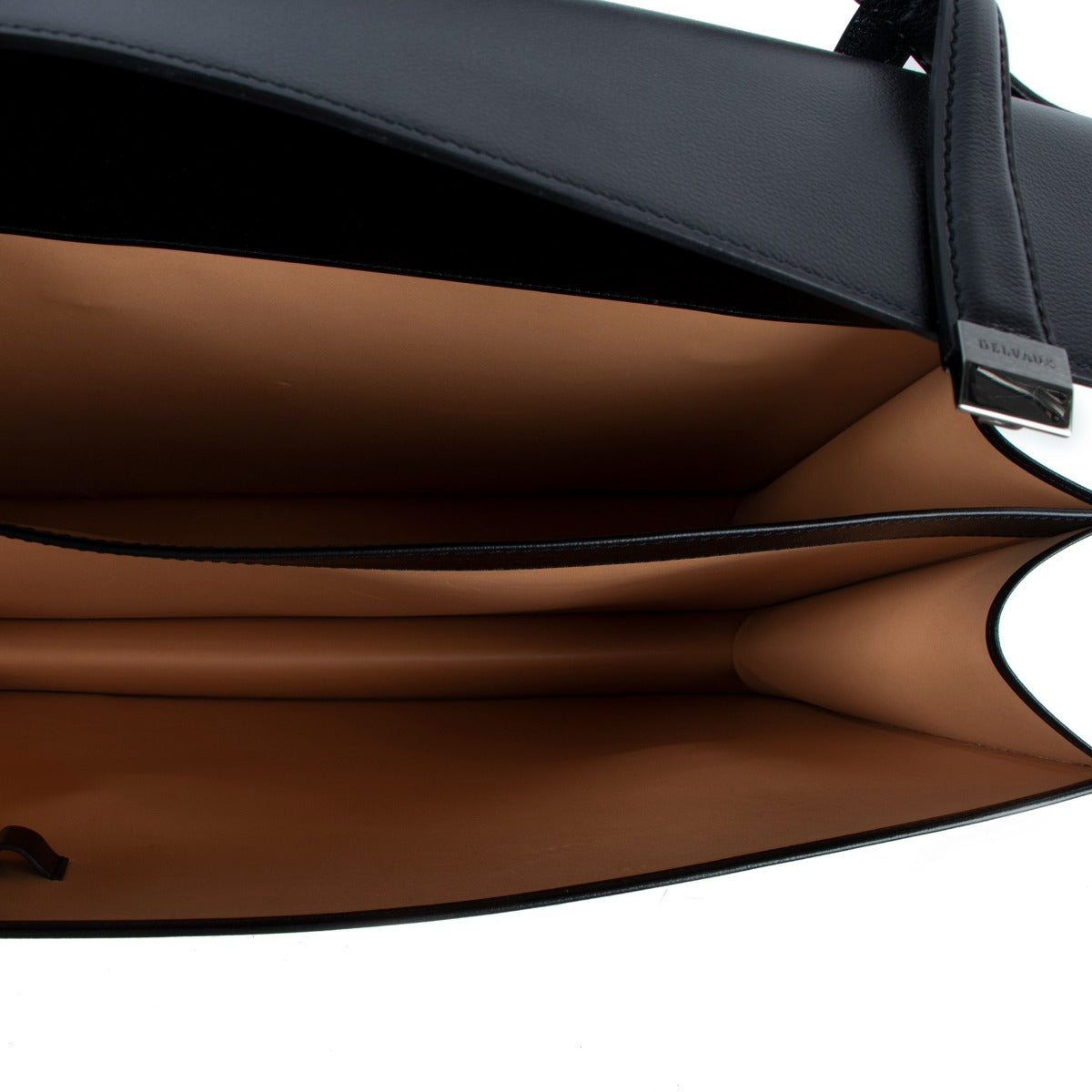 Delvaux Caractère 2+Secret for the best price briefcase for both men and women at the best price online with Labellov.