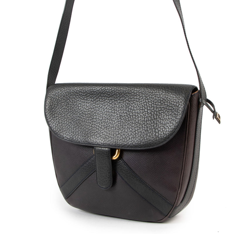 Buy authentic second hand Delvaux Brown Grained Leather Crossbody in good condition at Labellov in Antwerp.