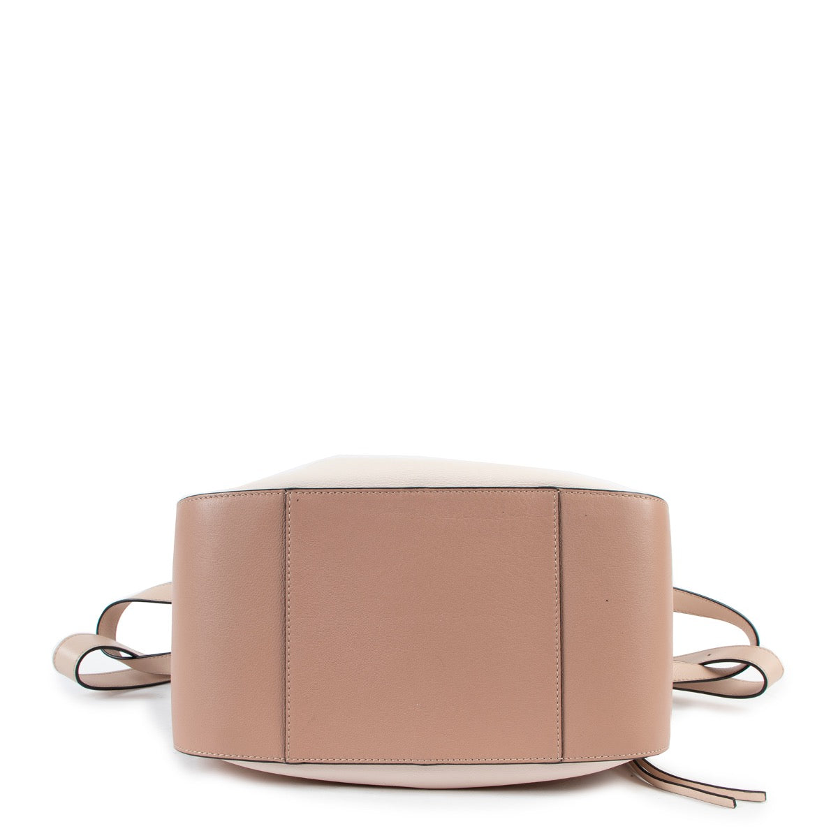 Buy authentic second hand Loewe Small Two-Toned Pink Hammock Bag in very good condition at Labellov in Antwerp.