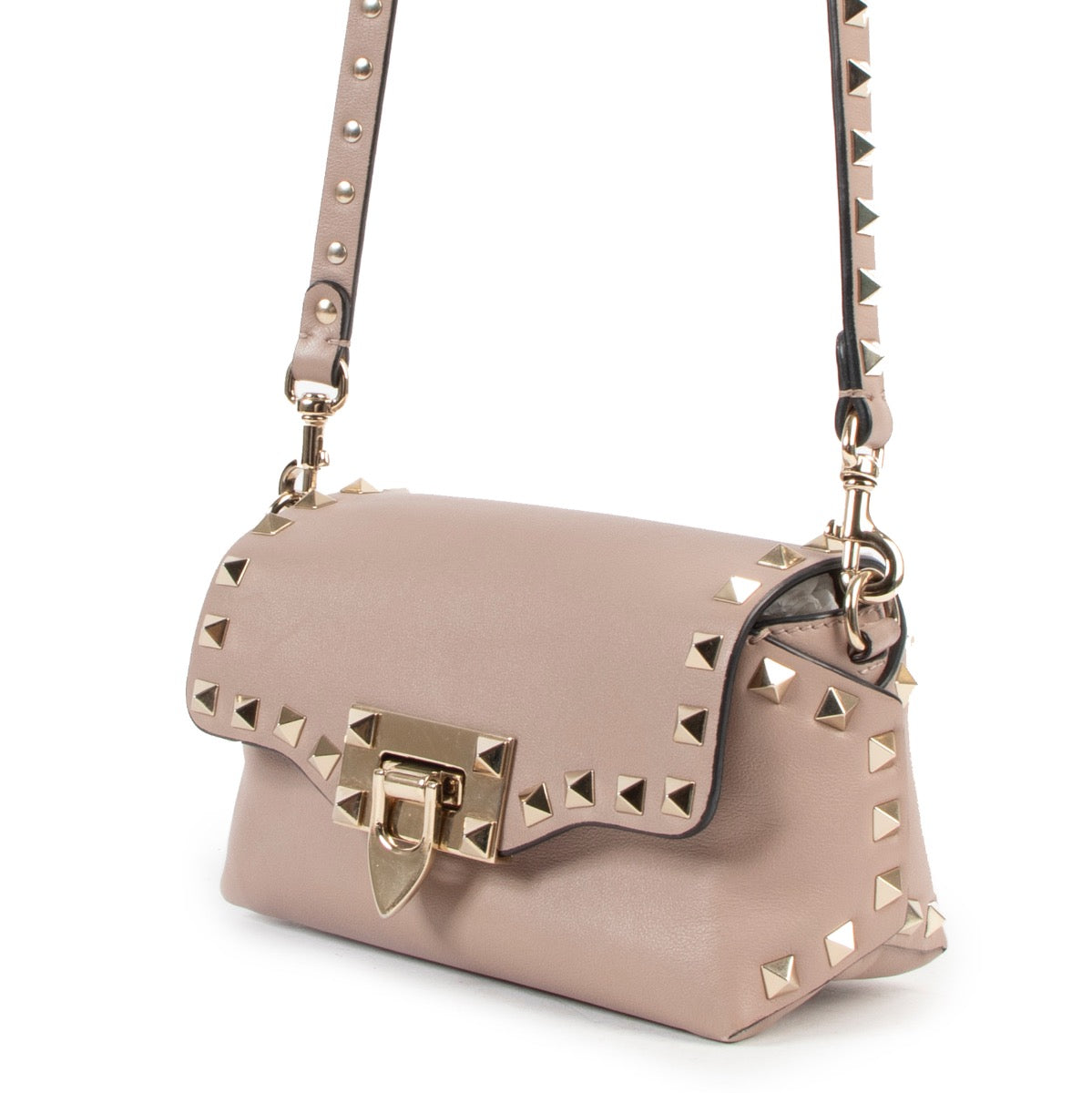 Buy authentic second hand Valentino Pink Garavani Rockstud Crossbody Bag in good condition at Labellov in Antwerp.