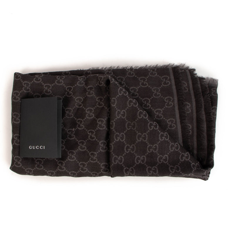 shop 100% authentic second hand Gucci Grey GG Scarf on Labellov.com