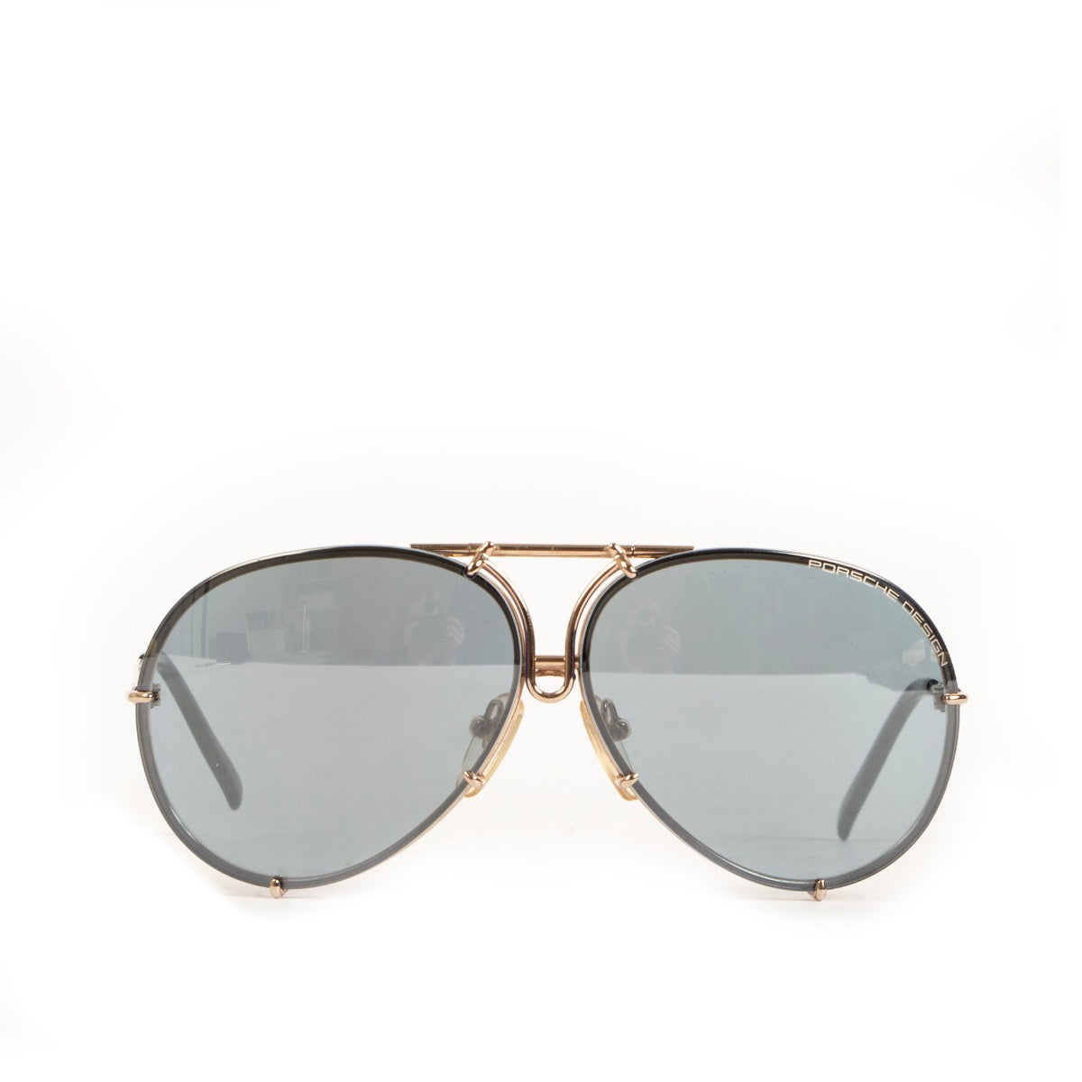 Shop safe online at Labellov in Antwerp, Brussels and Knokke these 100% authentic second hand Porsche Aviator Sunglasses