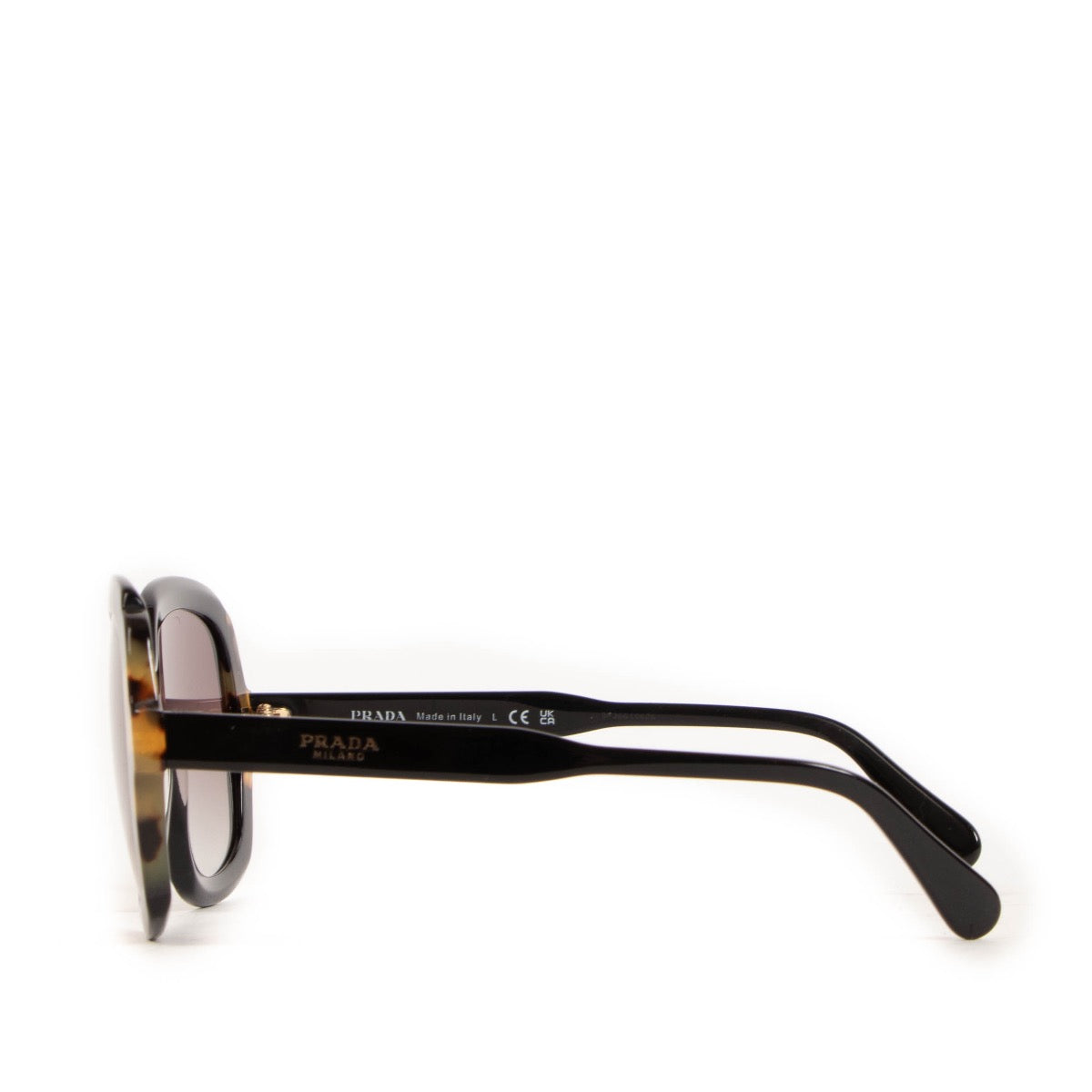 Shop safe online at Labellov in Antwerp, Brussels or Knokke these 100% authentic second hand Prada Black Acetate Sunglasses