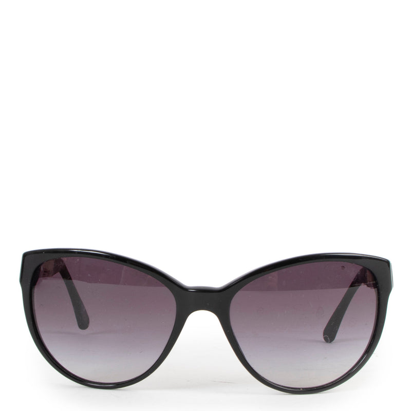 Chanel Zwarte Cat Eye Zonnebril met Kettingpootjes