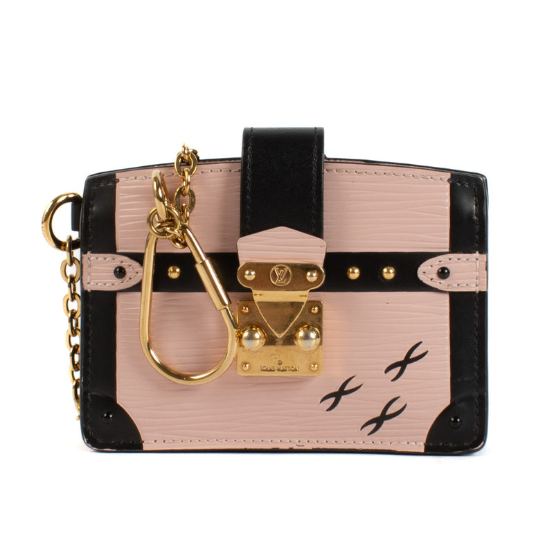 Louis Vuitton Epi Trunk Multicartes Rose Ballerine Wallet for the best price at labellov secondhand luxury in Antwerp and Knokke. Visit our stores.